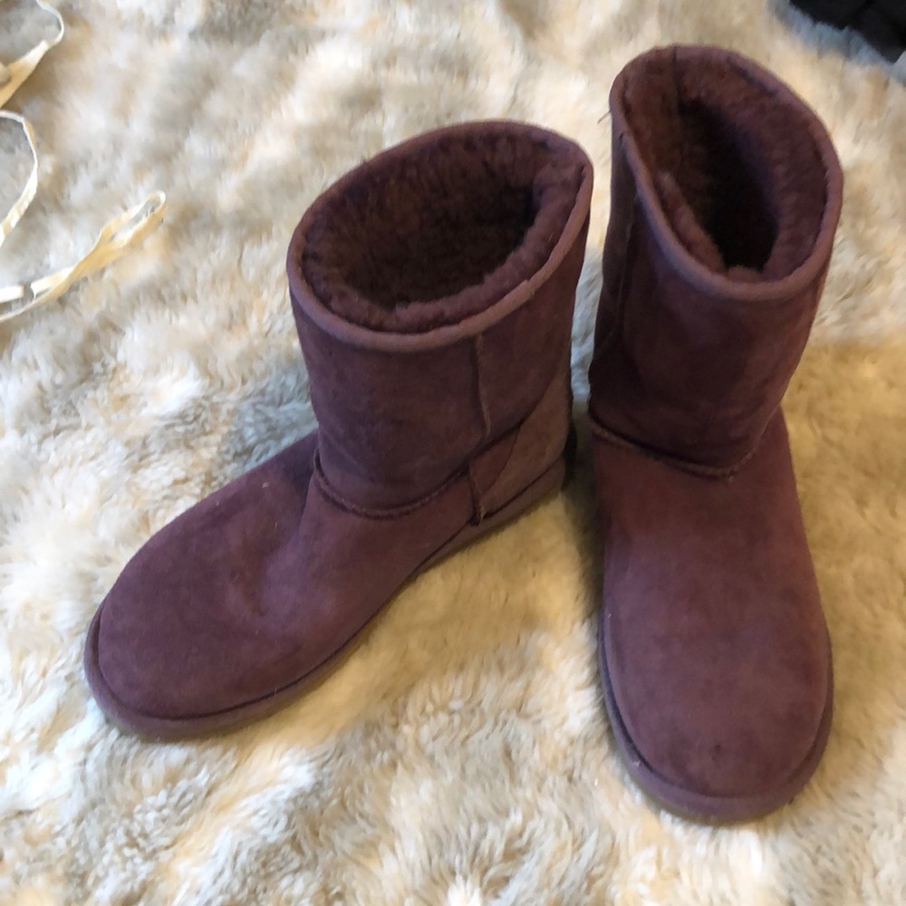 Ugg purple short boot